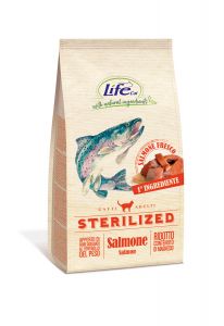 LifeCat:> Корм для кошек LifeCat Adult Sterilized Salmon для стерилизованных кошек со свежим лососем 1,5кг .В зоомагазине ЗооОстров товары производителя Life Petcare (Италия). Доставка.